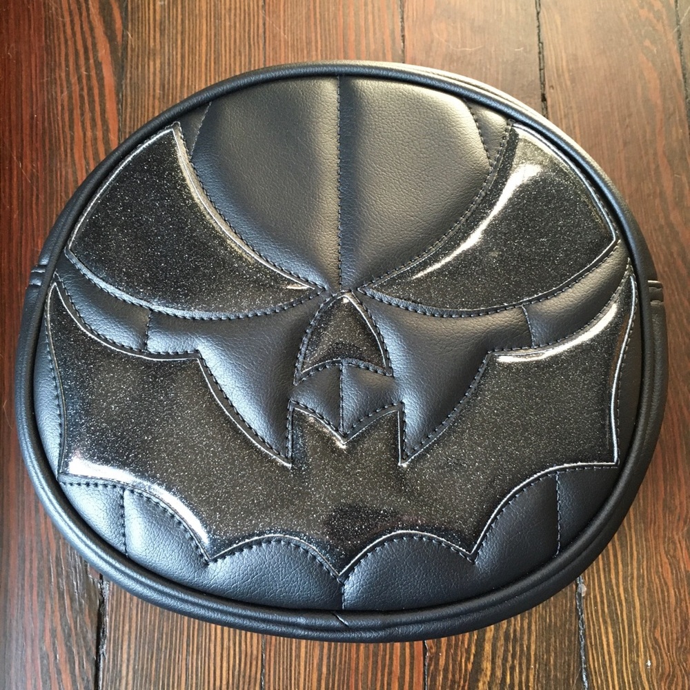 For Cinderspook do not buy